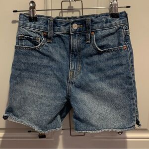 Old Navy Blue High-Rise Slouchy Straight Jean Shorts Frayed Hem Size 8 Slim